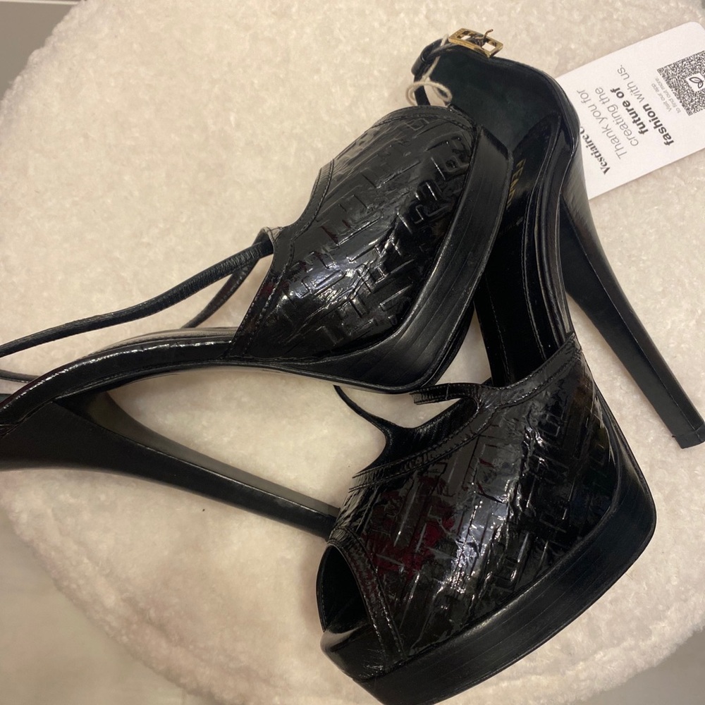 FENDI PLATFORM WEDGES IN BLACK JACUARD FABRIC WITH BLACK EMBROIDERED LOGO